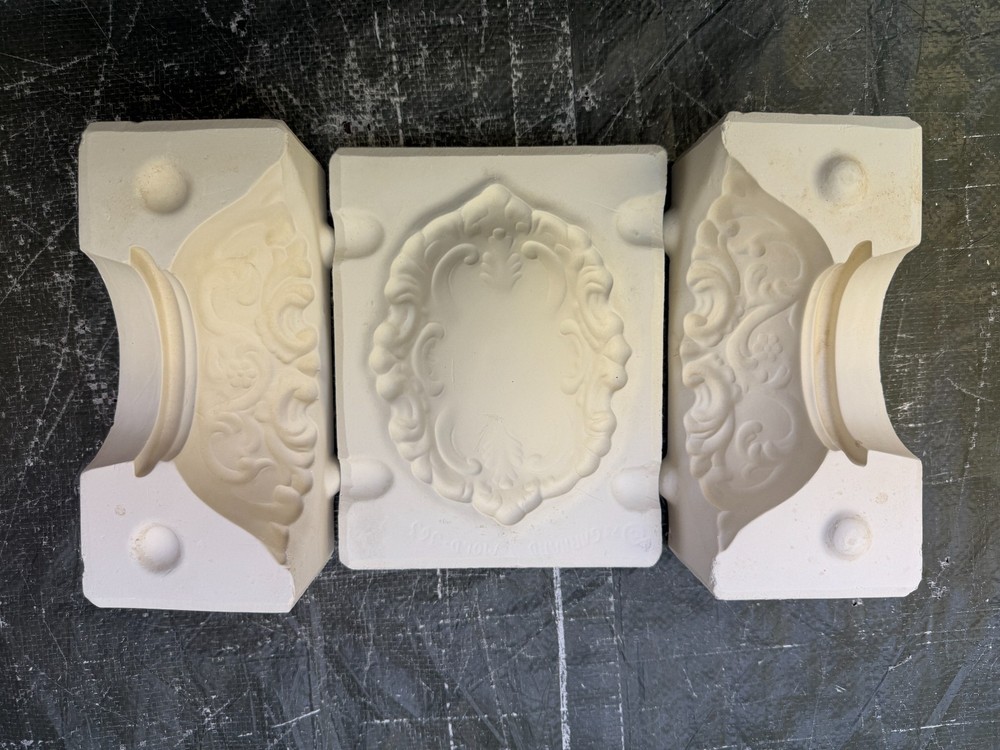 VINTAGE GARRARD CERAMIC MOLD #363 SOAP DISH