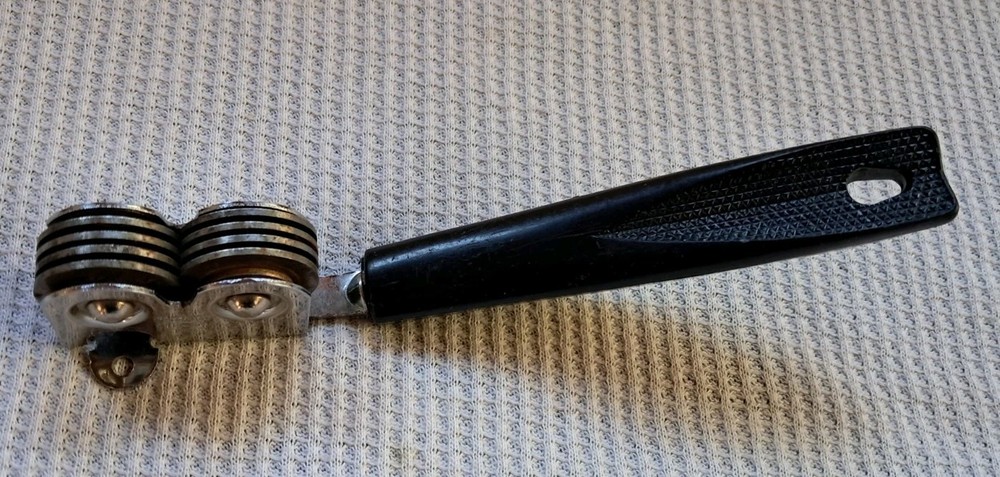 Vintage Ekco Metal Knife Sharpener Pull-Through Black Plastic Handle Great Shape