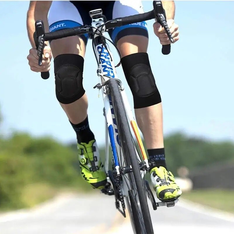 black pull on knee pads