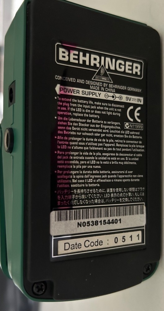 Boss OS2 guitar pedal board and case