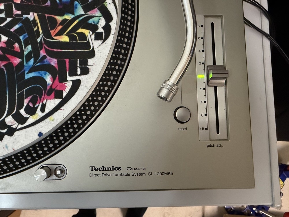 Technics sl-1200mk5 Turntable Silver