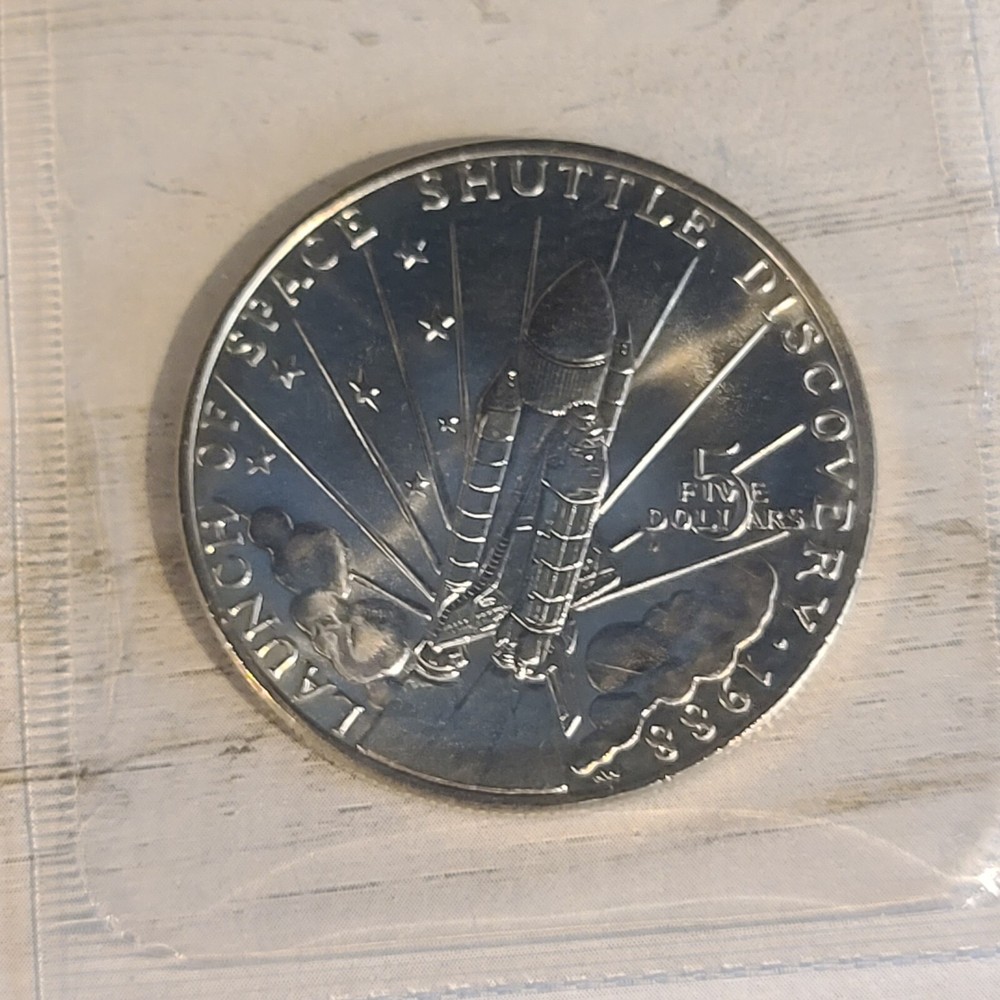 1988 Marshall Islands $5 Coin Space Shuttle