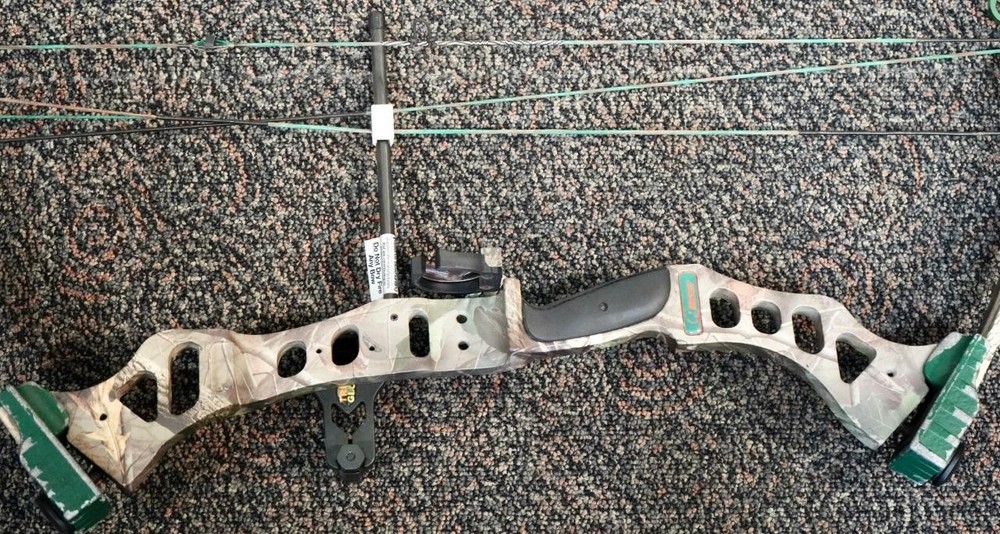 Bear Element Right Handed 70lbs Compound Bow