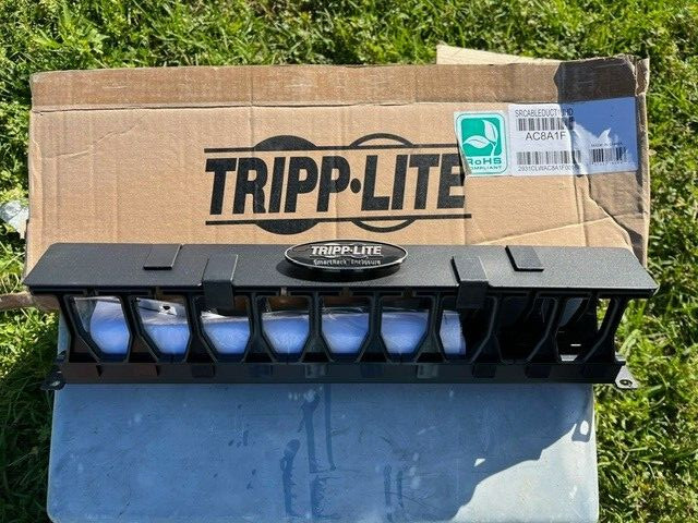 Tripp-Lite Smartrack SR CABLE DUCT 1UHD AC8A1F Cable Manager Duct NOS