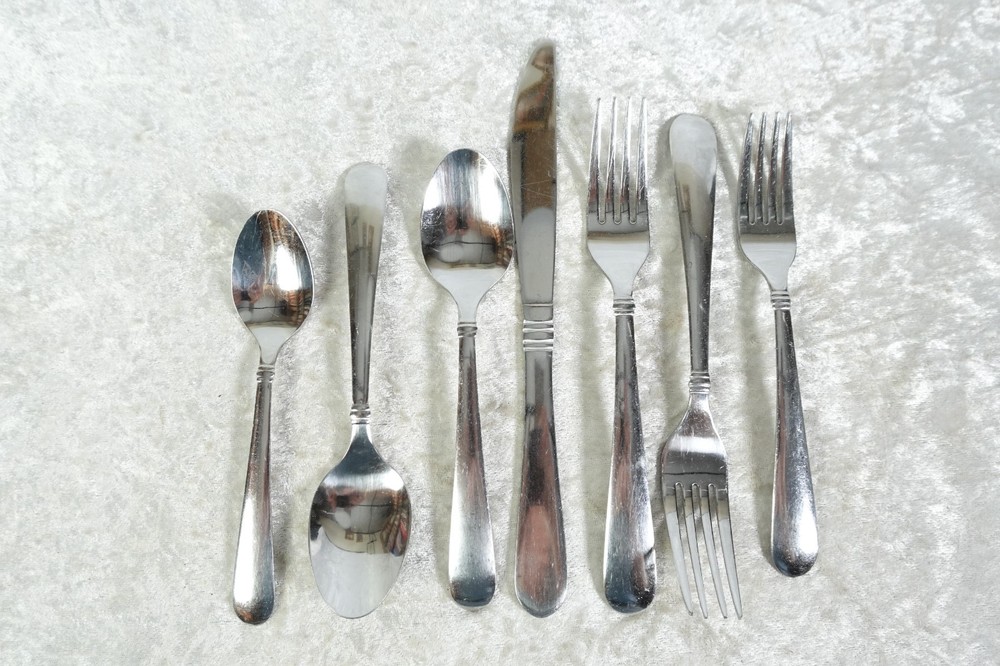 7 Pieces 'Concierto' Pattern Stainless Flatware By Hampton Silversmiths