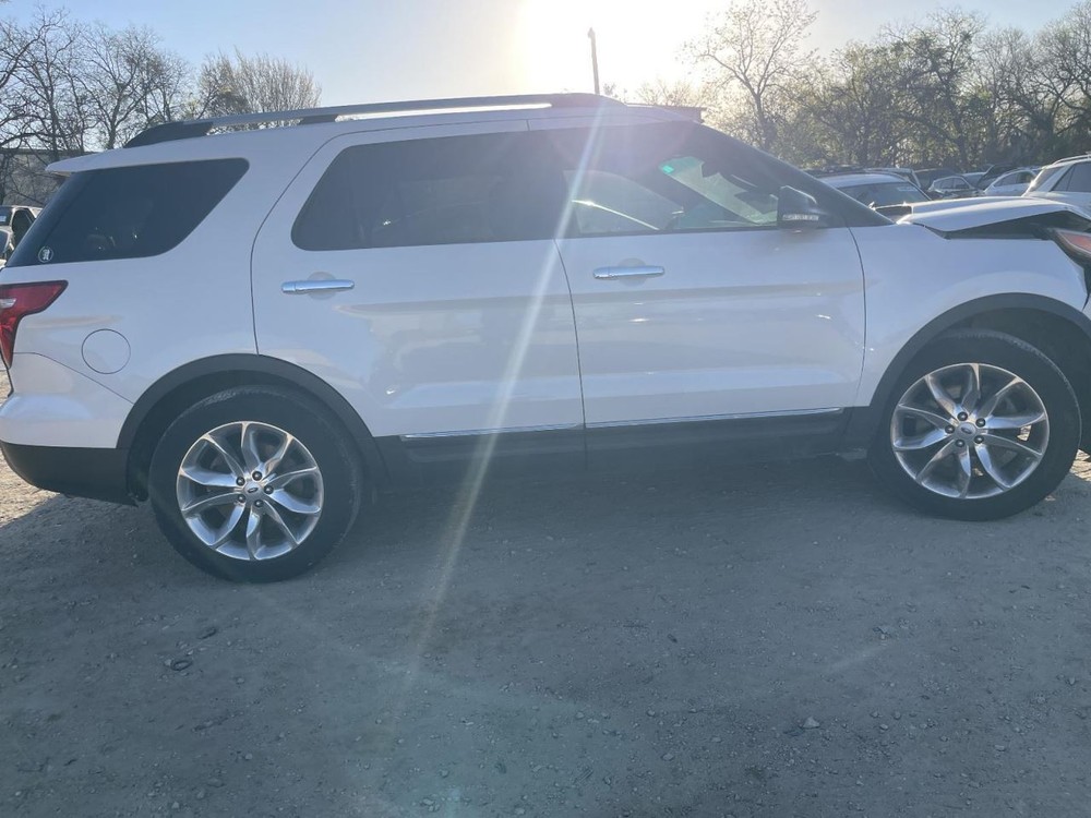 Info-GPS-TV Screen Front Display 8" Screen Fits 13-14 EXPLORER 1014678