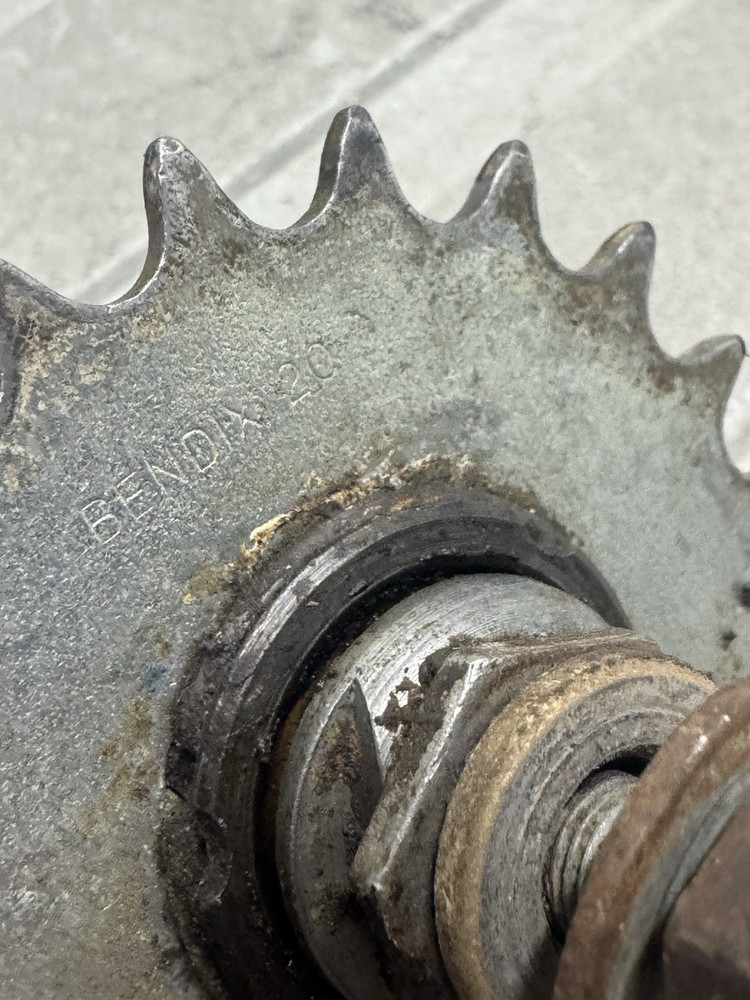 BENDIX HUB RED LINE 32 HOLE HOLE 20 TOOTH