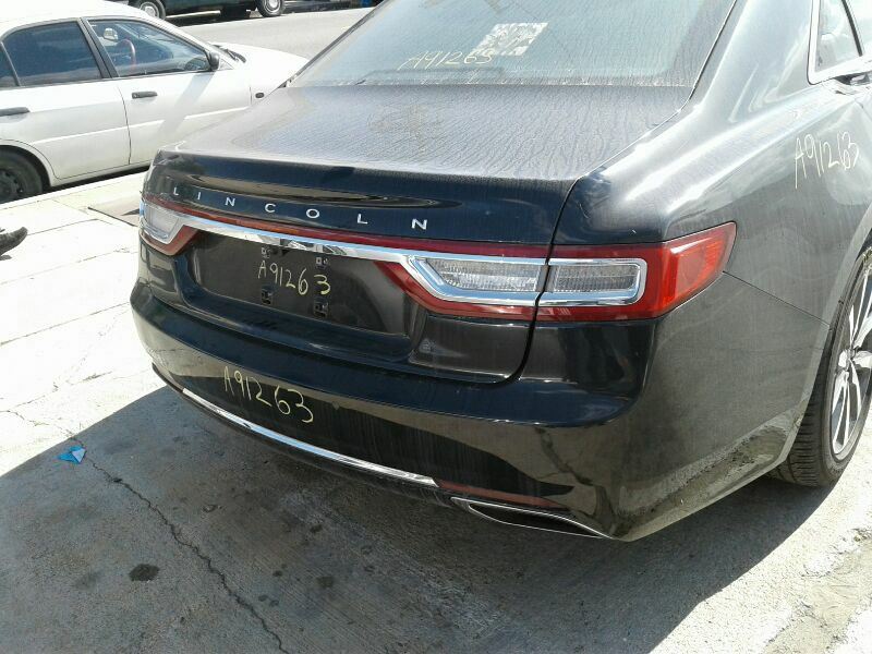 CONTINTAL 2017 Rocker Panel Moulding 76767