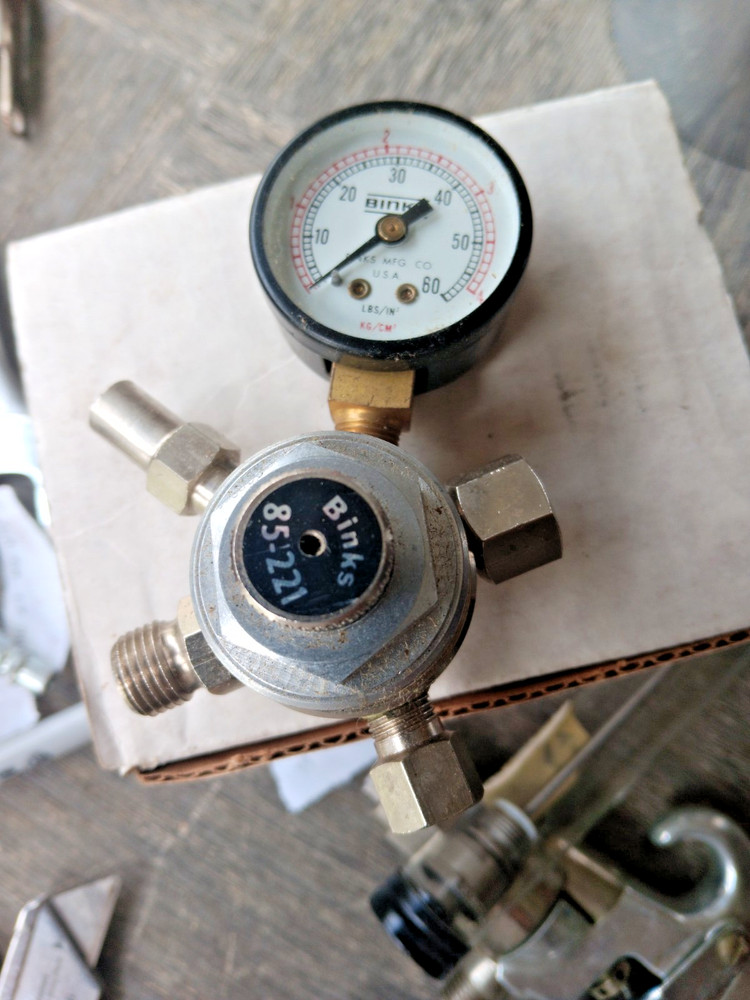 BINKS- 85-221 PRESSURE REGULATOR