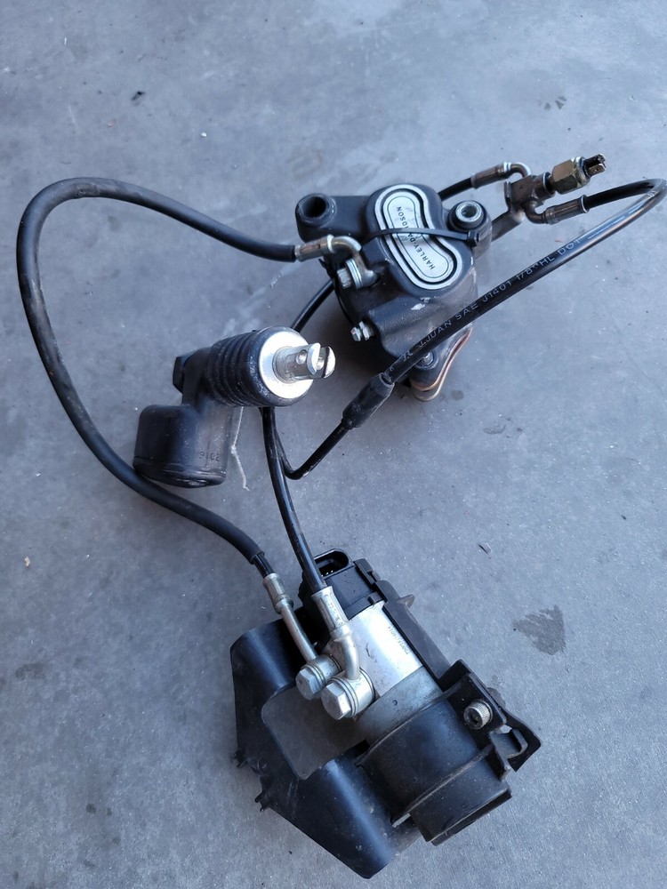 2015 HARLEY-DAVIDSON SOFTAIL FATBOY COMPLETE REAR ABS BRAKE MODULE HCU SYSTEM