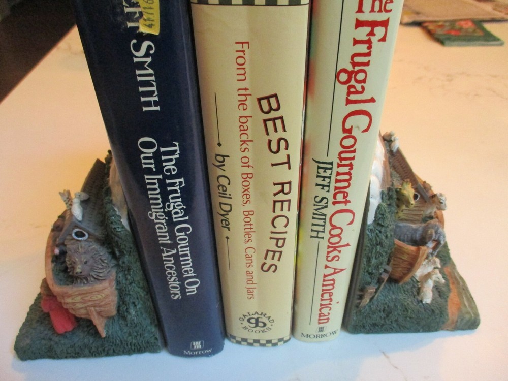 Vintage Ceramic Noah's Ark 3 Dimensional Book Ends, heavy, EUC