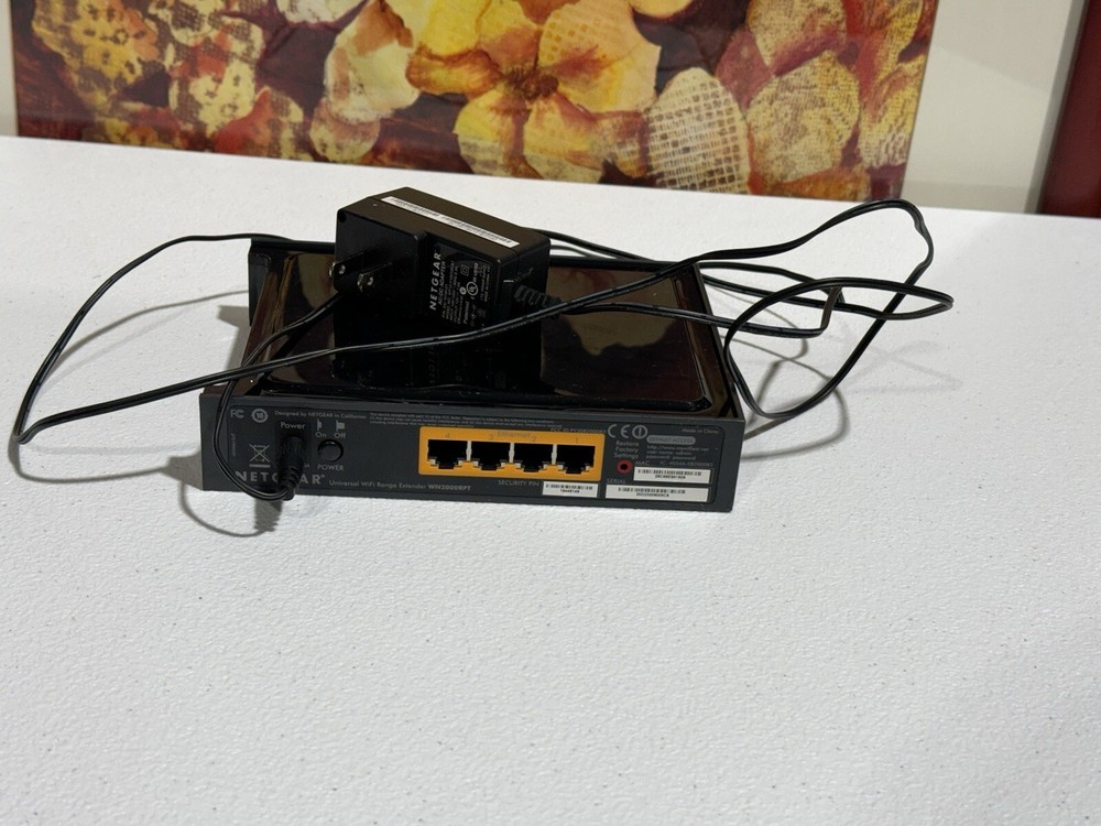 Netgear Universal WiFi Range Extender Wireless Extender WN2000RPT