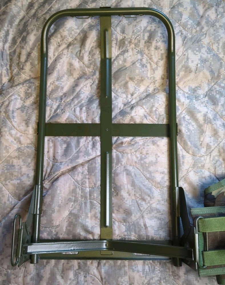 Alice Pack Frame + Molle Woodland Kidney Pad