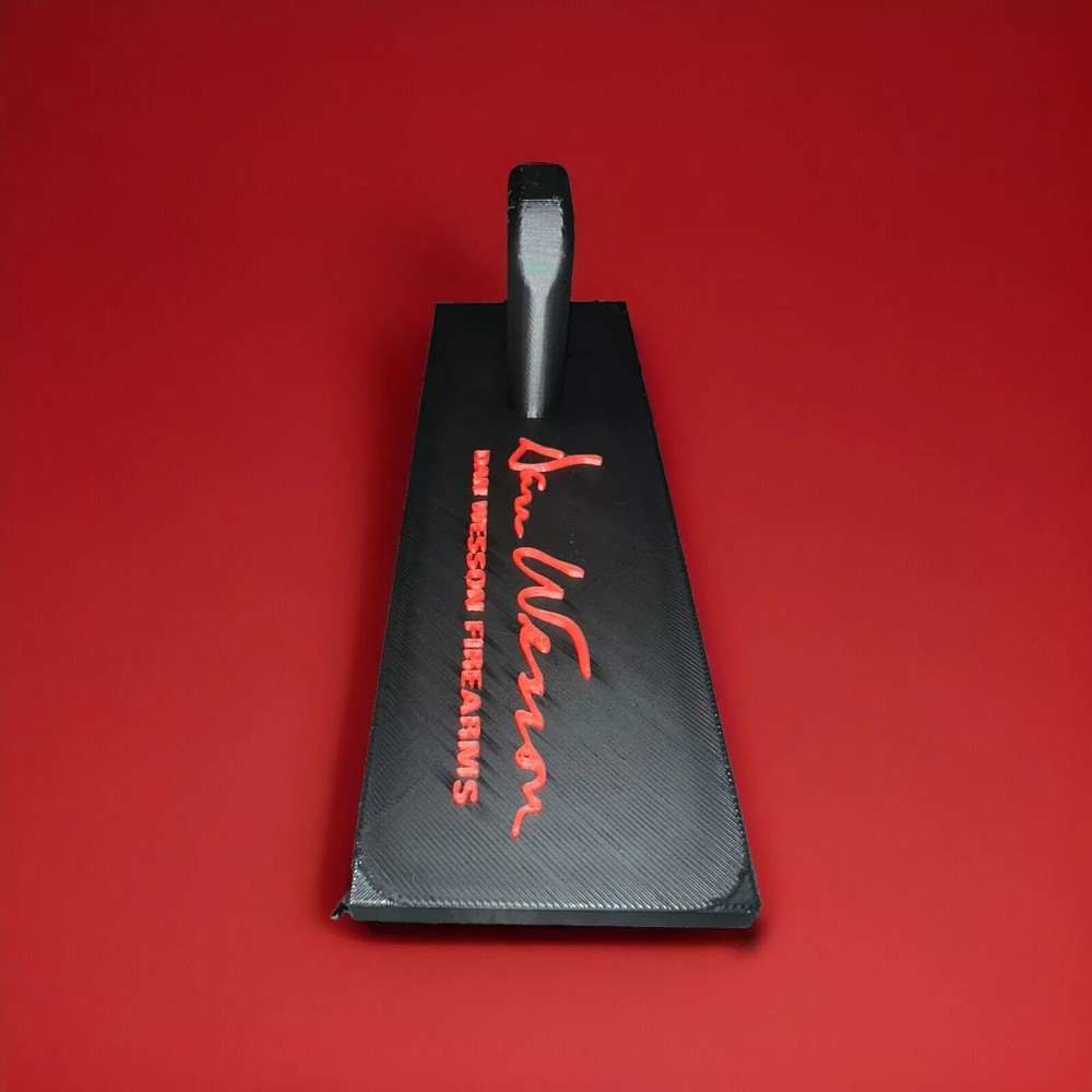 Dan Wesson 1911 Pistol Display Stand