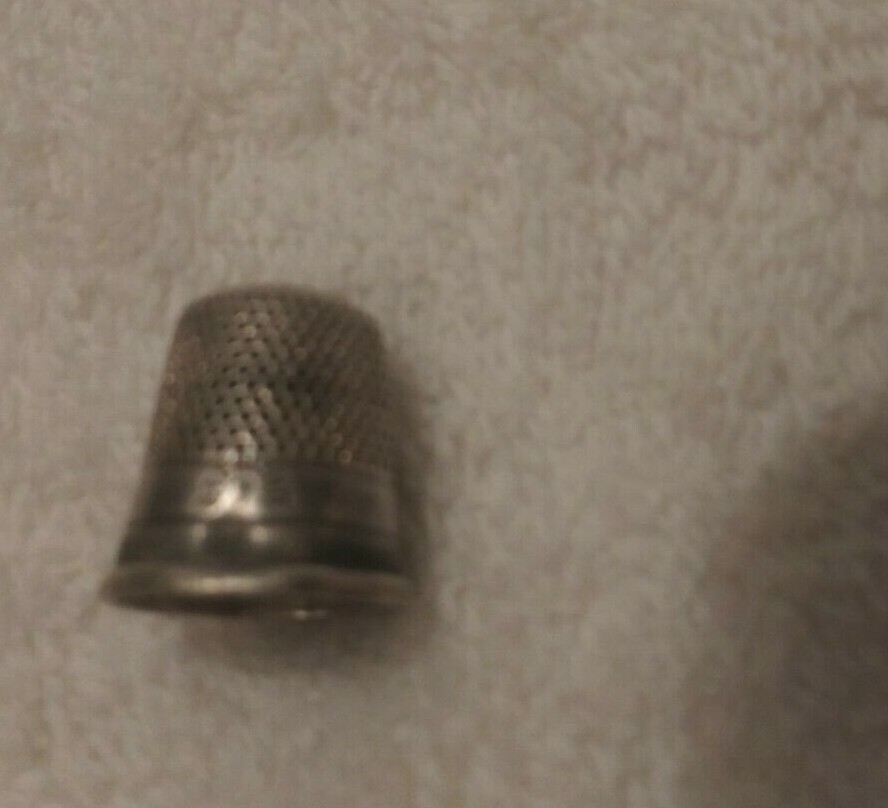Antique Thimble, Sterling 7, Silver, Sewing, simple design .