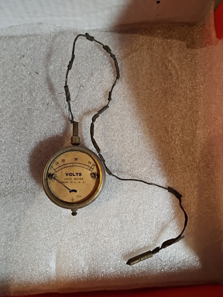 Vintage Hoyt Voltmeter (Glass Missing)