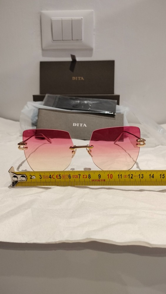 Embra Women's Finger Sunglasses