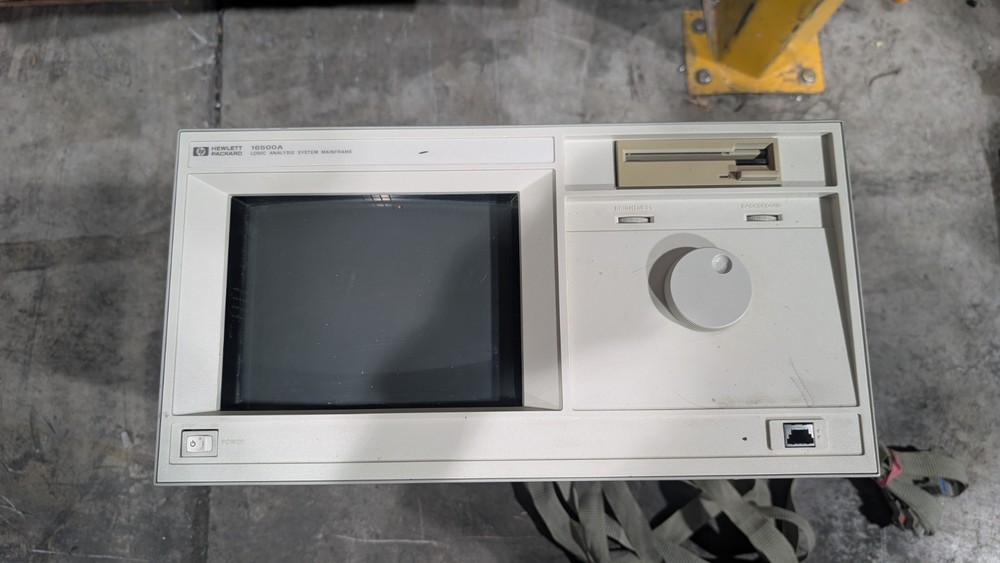 Hewlett Packard HP 16500A Logic Analysis System