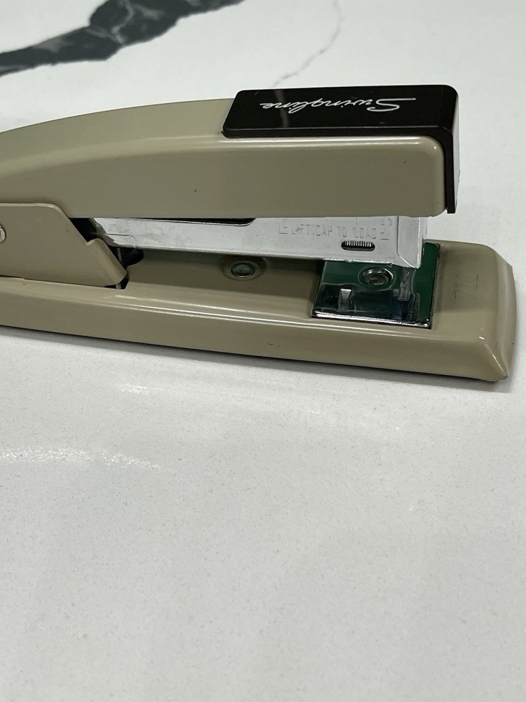 Vintage Swingline #711 Small Compact Stapler EUC