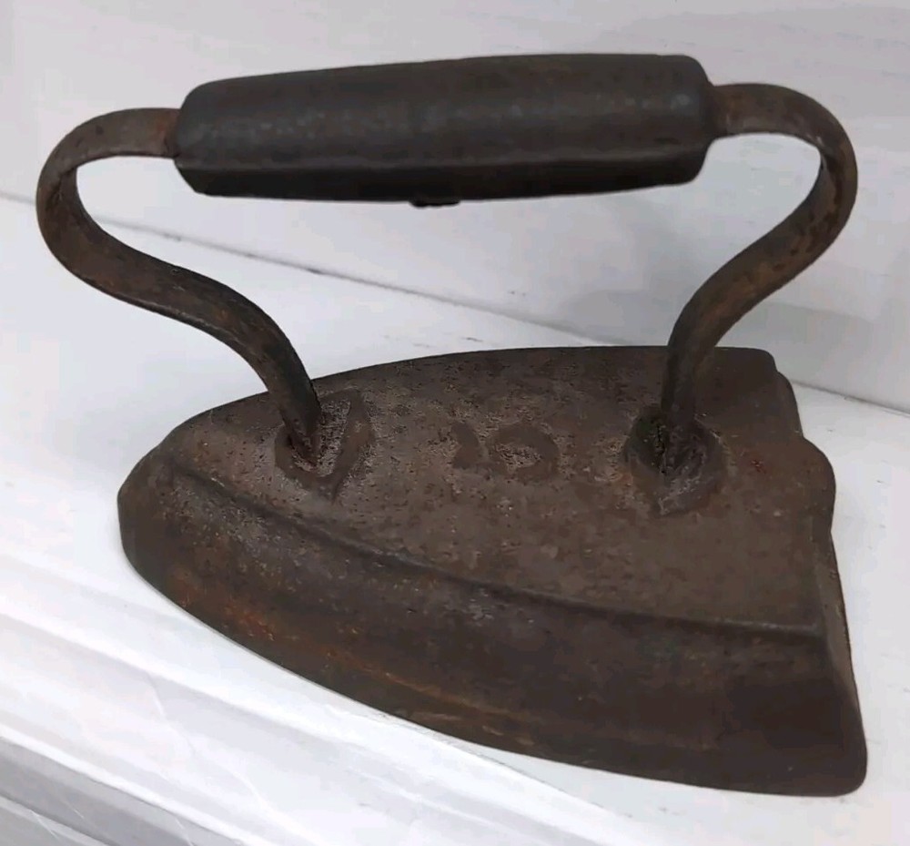 Vintage Primitive Rustic Cast Iron Flat Sad Iron