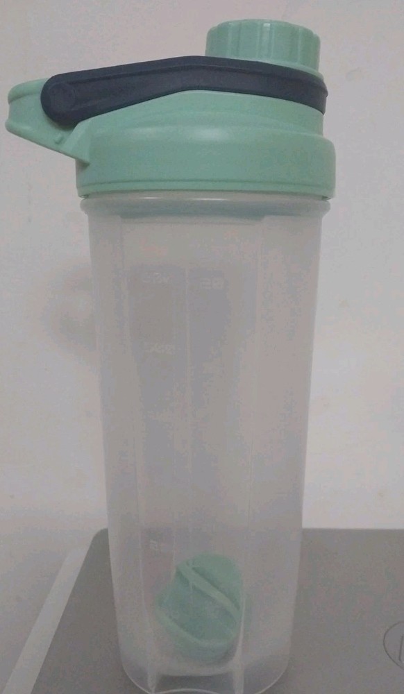 24 Oz. Protein Shaker Mixer Cup