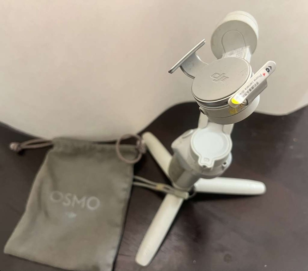 DJI Osmo Mobile 4 - Gimbal Stabilizer