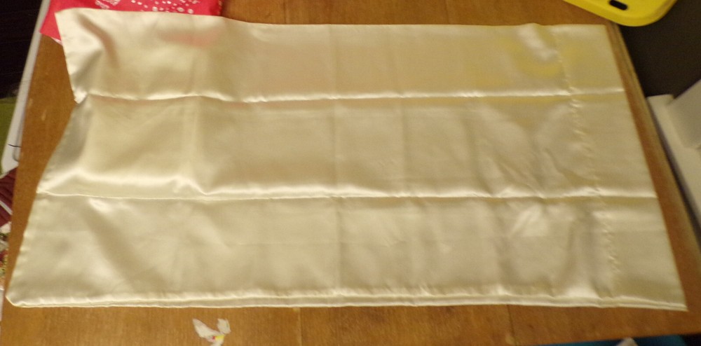 Unbranded 2 King Sized Ivory/Cream Pillowcases 100% Polyester
