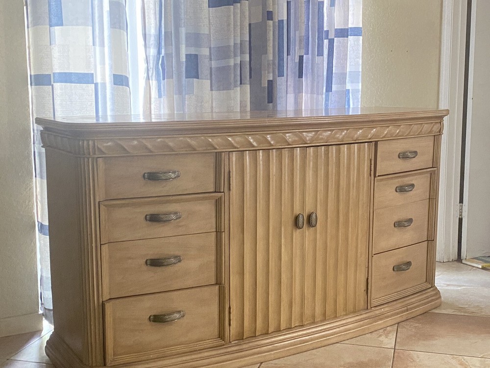 dressing table And Mirror