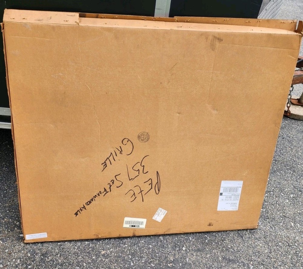 Peterbilt 357 377 378 Reg HD Grill Insert (Vertical Rectangle Pattern) Stainless