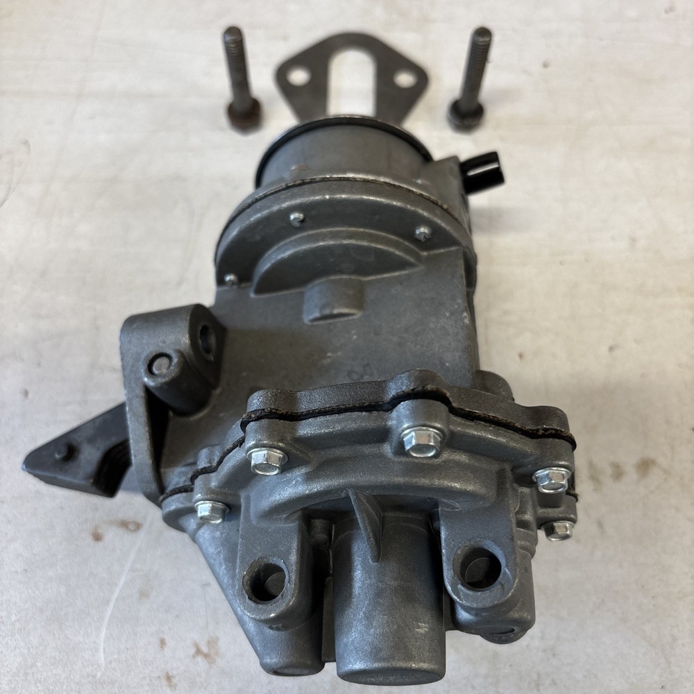 M-151 A1 A2 Take-off Combination Fuel / Vacuum Pump NOS Surplus Part