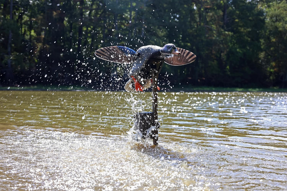 WATER MOTION DECOY Duck Hunting