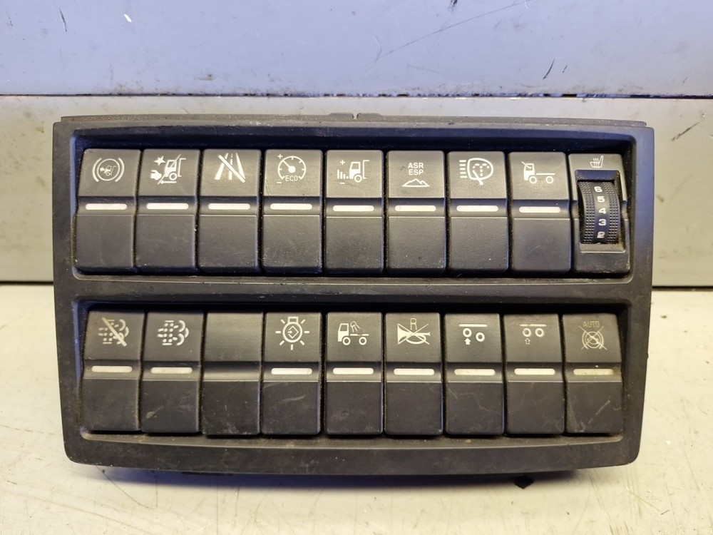 Man Tgx Dashboard Switch Set Panel