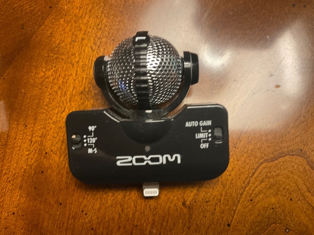 **EXCELLENT**ZOOM IQ5 Stereo Microphone for iOS Devices**