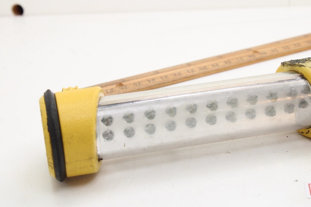 Intertek 18 LED 25 WattHanging Corded Work Light Works