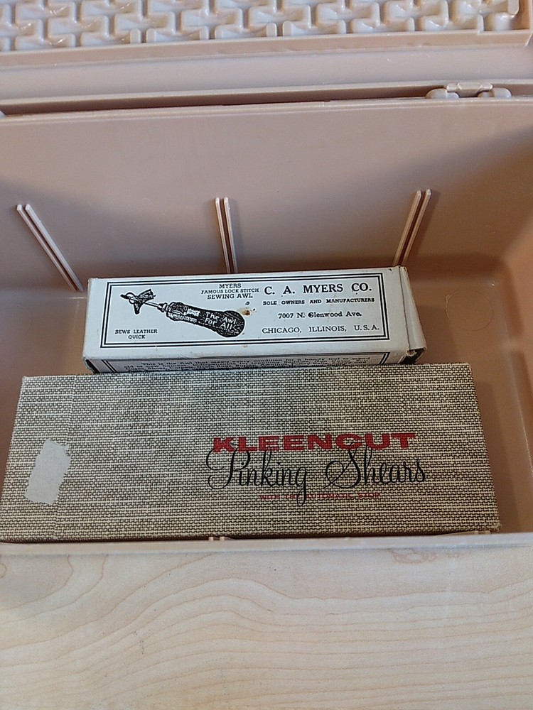 Vintage Plastic Sewing Caddy-Handle & Magnetic Needle Holder Loaded W/Accessory