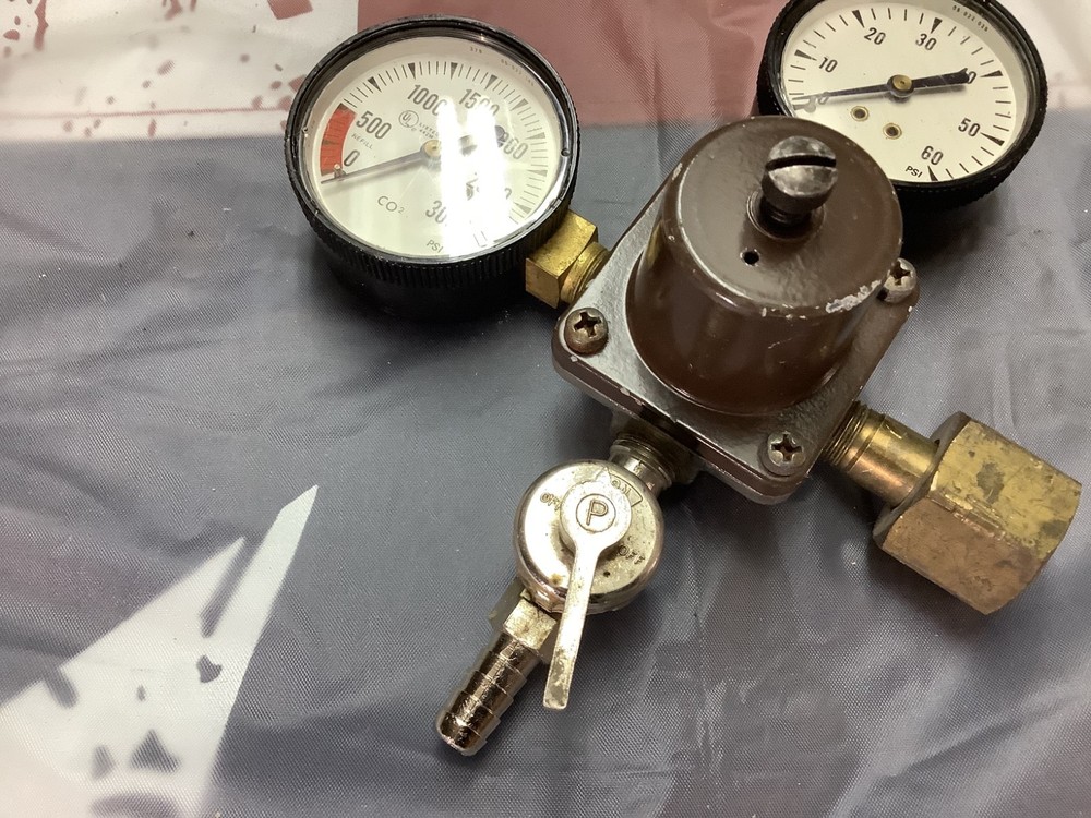 🇺🇸 CORNELIUS Co2 / N2 GAS REGULATOR SODA / DRAFT BEER SYSTEMS 🇺🇸