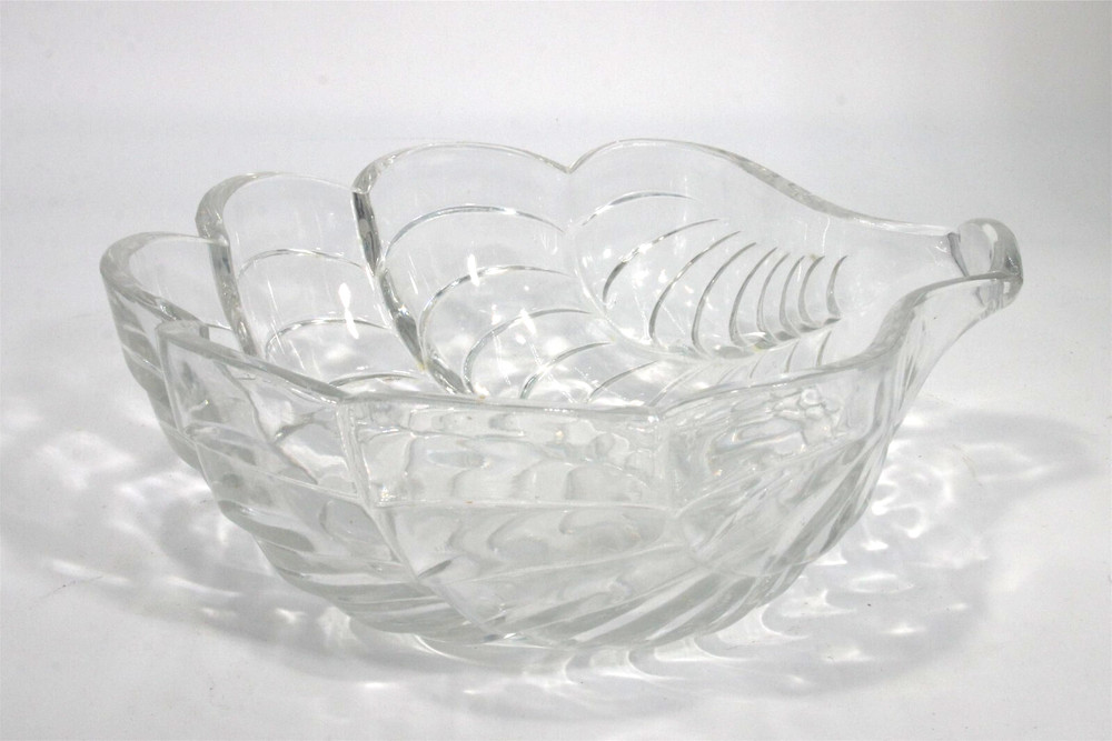 Clam Shaped Crystal Bowl