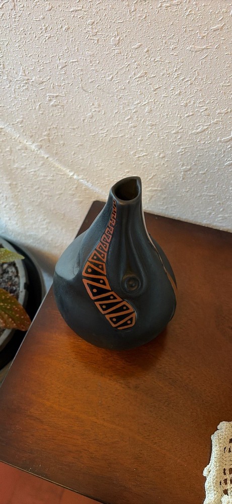 Chulucanas Pottery From Perú