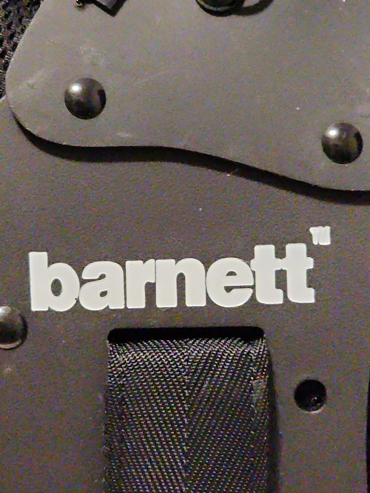 Barnett Mark IV XL Shoulder Pads
