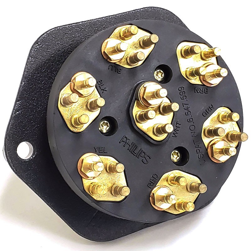 Phillips 16-7602-28 7-Way 28-pin Solid Pins w/o Circuit Breakers Socket Breaker