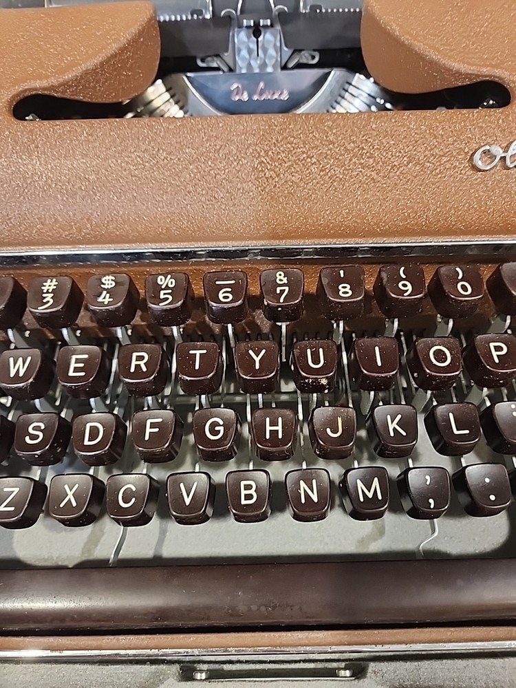 1950's Olympia SM3 Deluxe Typewriter Time Capsule
