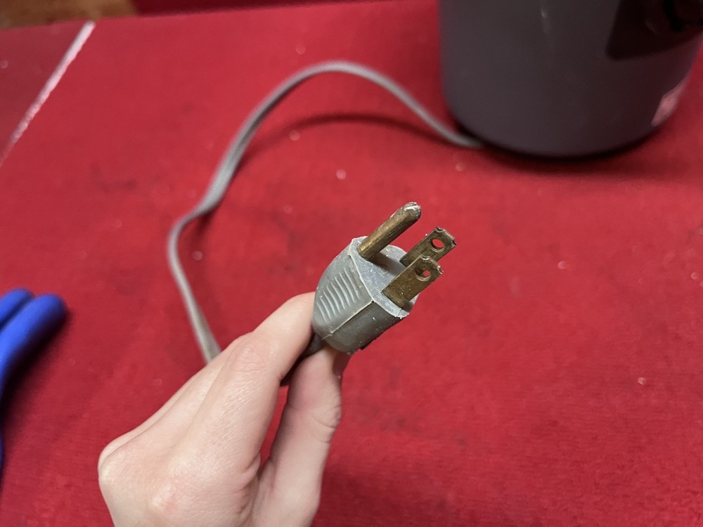 Used InSinkErator Evolution Essential Garbage Disposal ¾ HP #ESSENTIAL Good Cond