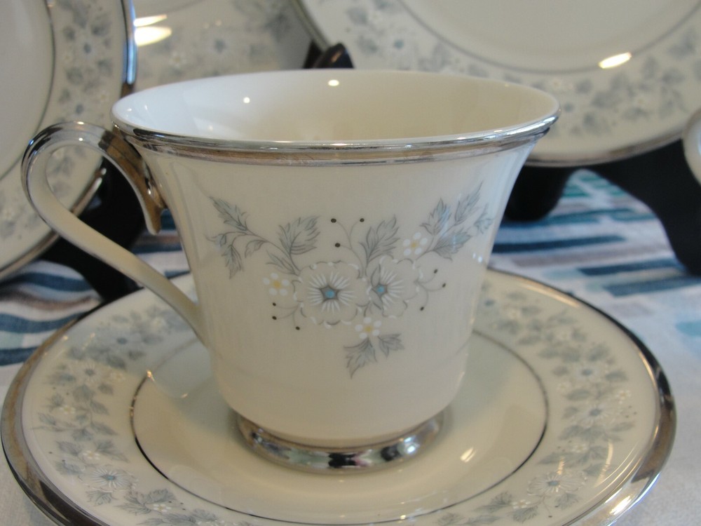 LENOX WINGSONG 5 - 5 PIECES SETTING 25 PIECES