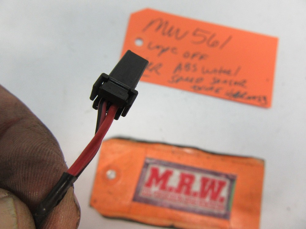 WIRE PLUG CONNECTOR OFF REAR ABS WIRE WHEEL SPEED SENSOR HARNESS RIGHT LEFT BACK