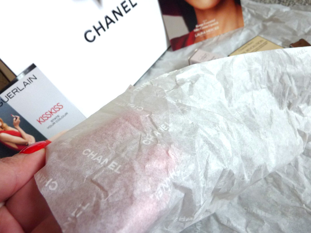 CHANEL White Envelope GIFT BOX Black Ribbon Tissue 11" x 7.5" x 4" & Samples