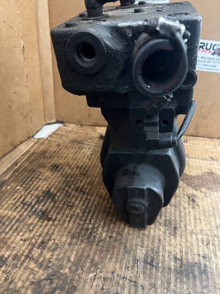 MACK E7 AIR BRAKE COMPRESSOR USED PN# 303GB5129M2