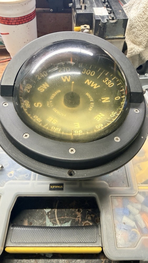4 1/2 Inch Compass 12 V Illuminated ￼
