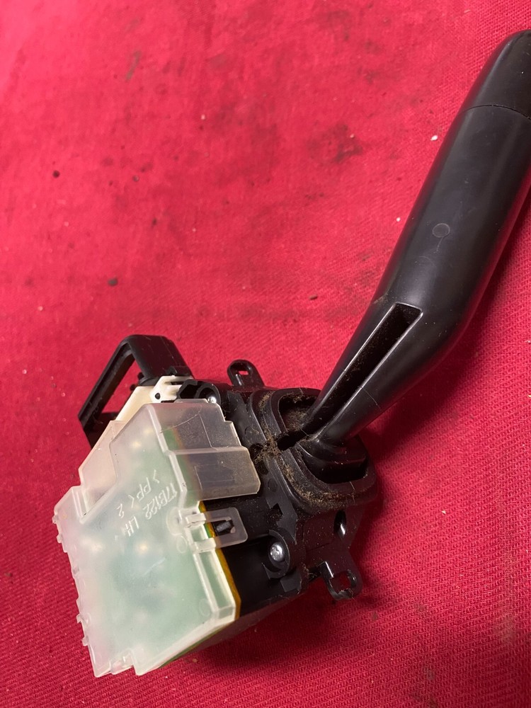 INTERNATIONAL CLF COLUMN SWITCH, WIPERS ,SPEED AND SPRAY, 17B122