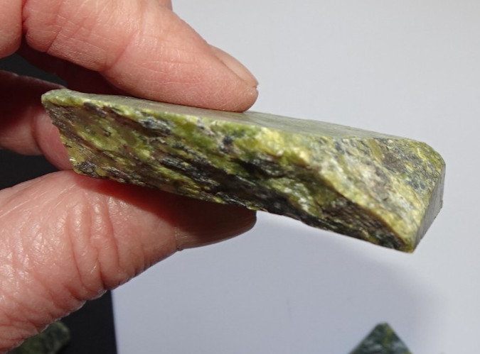 Serpentine - 8 Small Slabs rt132x