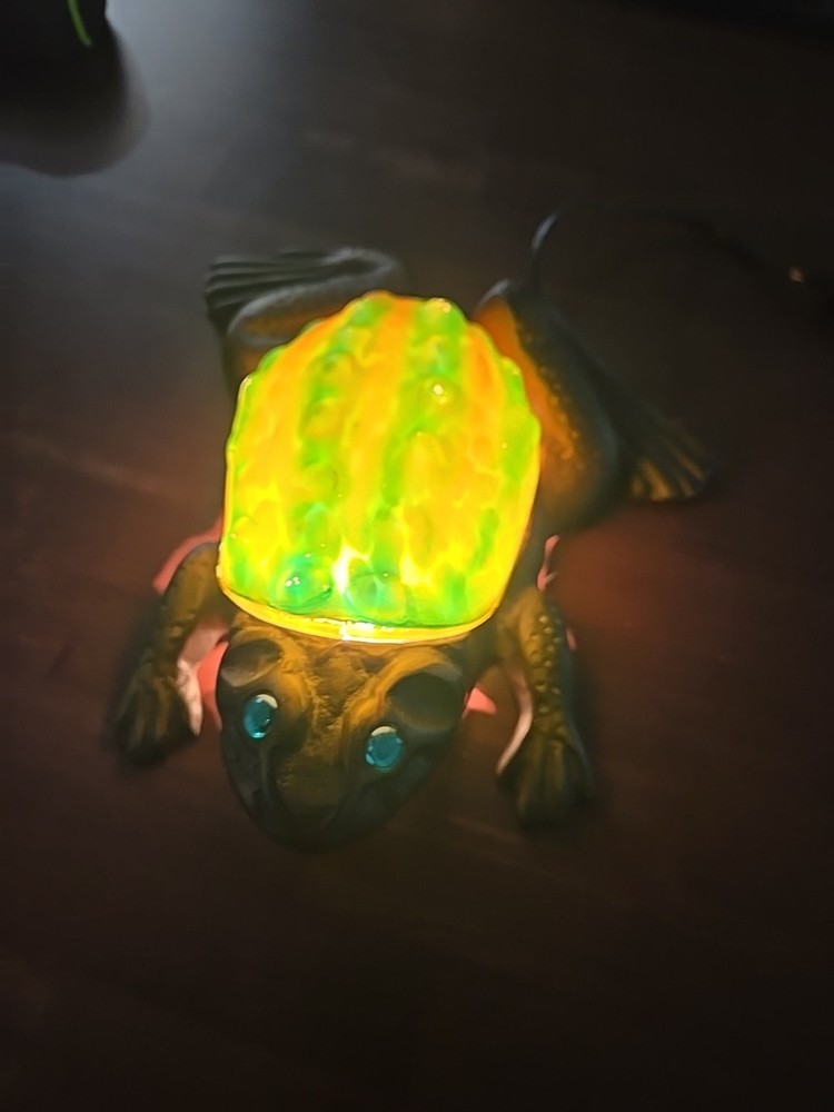Vintage Castmetal Frog Light